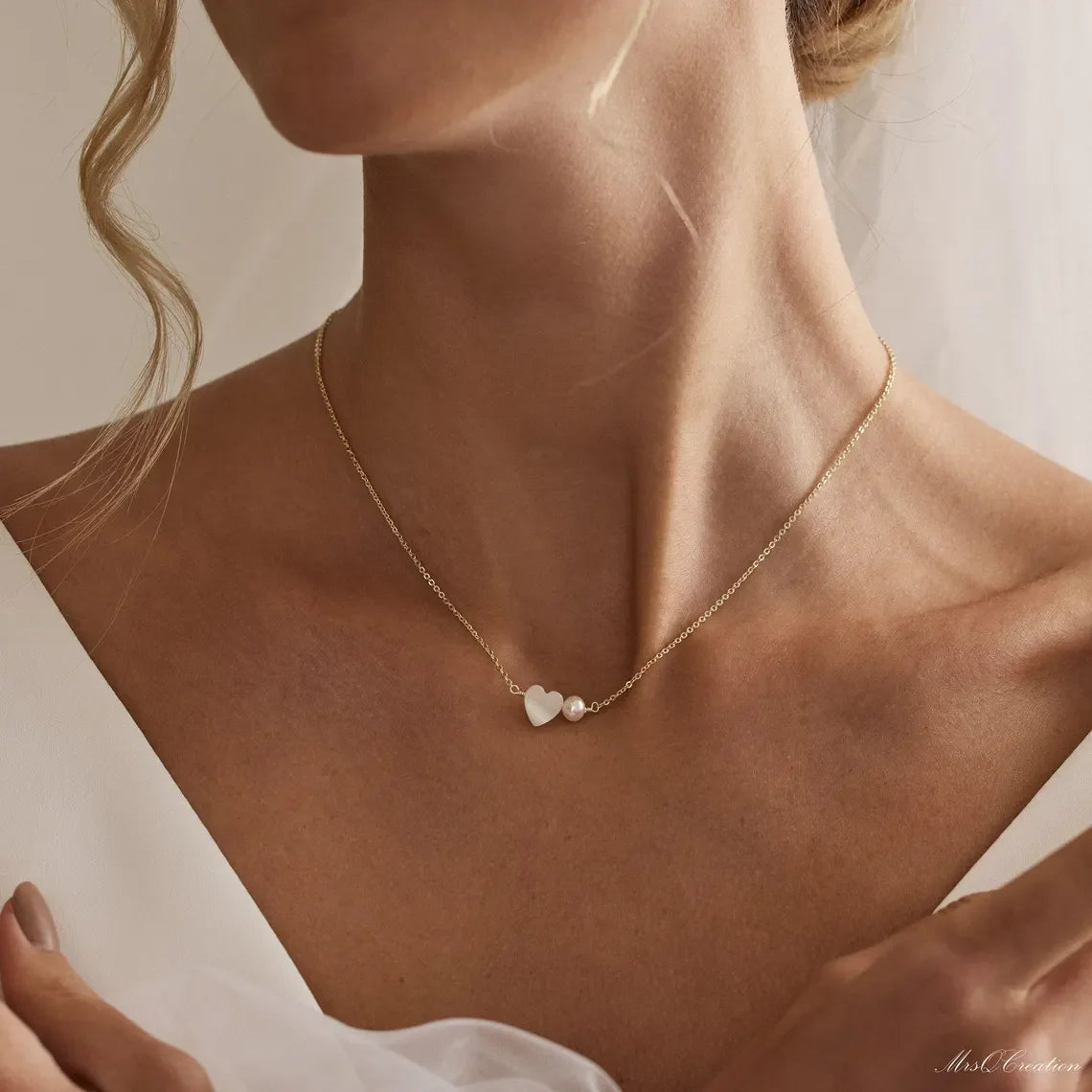 Minimal Pearl Choker